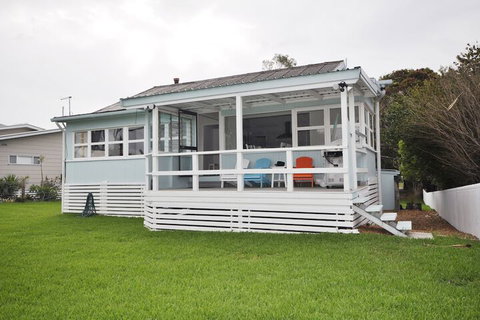 Golden Sands At Beachmere - Accommodation Perth 2