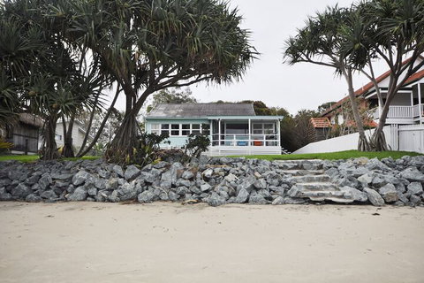 Golden Sands At Beachmere - Accommodation Perth 3