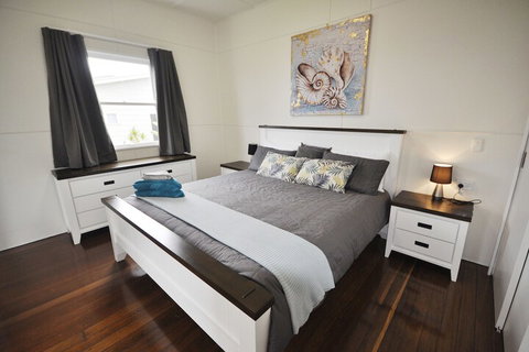 Golden Sands At Beachmere - Accommodation Perth 5