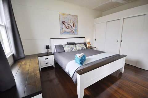 Golden Sands At Beachmere - Accommodation Perth 7