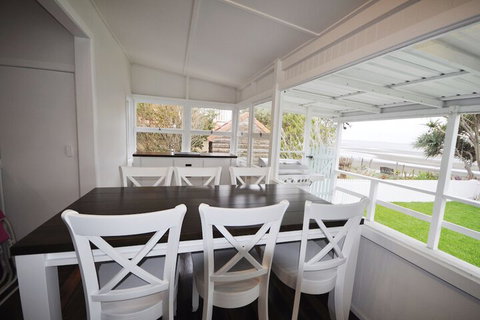 Golden Sands At Beachmere - Accommodation Perth 6