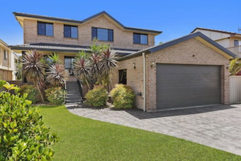 North Entrance Beach House - Accommodation Perth 0