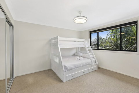 North Entrance Beach House - Accommodation Perth 4