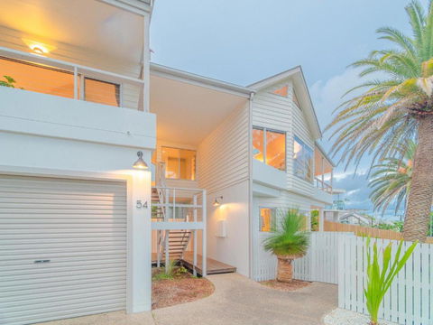 EAST COAST ESCAPES Lighthouse Studio - Accommodation Perth 4