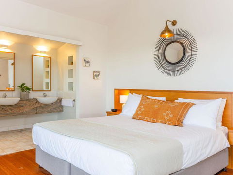 EAST COAST ESCAPES Lighthouse Studio - Accommodation Perth 7
