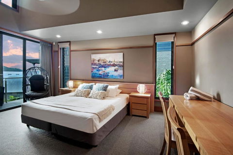 Yacht Club Villa 33 Serenity 4 Bedroom 4 Bathroom House Ocean Views 2 Buggies - Accommodation Perth 1