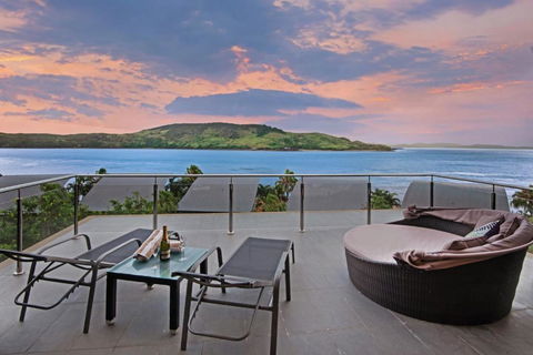 Yacht Club Villa 33 Serenity 4 Bedroom 4 Bathroom House Ocean Views 2 Buggies - Accommodation Perth 3