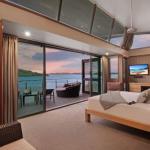 Yacht Club Villa 33 Serenity 4 Bedroom 4 Bathroom House Ocean Views 2 Buggies - Accommodation Perth 0