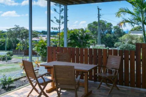 Blue Water Retreat Downstairs - Accommodation Perth 2