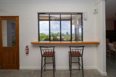 Blue Water Retreat Upstairs - Accommodation Perth 2
