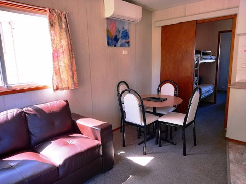 Young Tourist Park - Accommodation Perth 4
