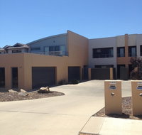 the Anchorage by the Lake - Accommodation Perth