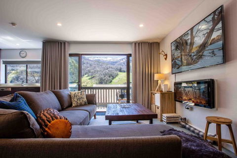 Mowamba B2 Three Bedroom - Perth Resorts 6