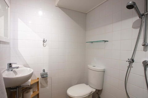Mowamba B2 Three Bedroom - Perth Resorts 4
