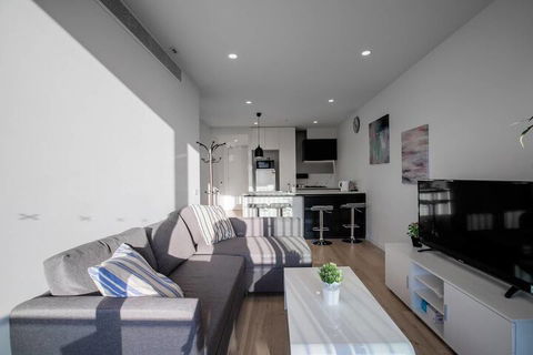 Brand New Apt With Sea Views In Heart Of St Kilda - Accommodation Perth 5