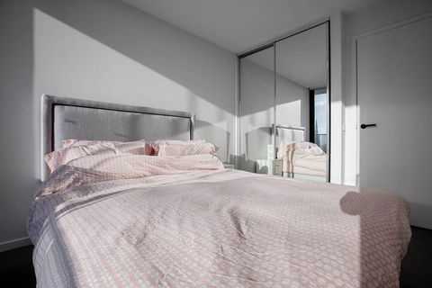 Brand New Apt With Sea Views In Heart Of St Kilda - Accommodation Perth 1