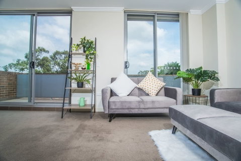 Designed Home Of Ultimate Convenience In Gordon - Accommodation Perth 6