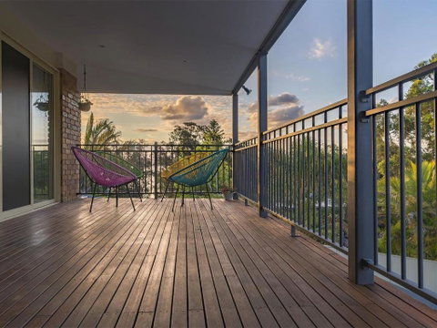Magnificent Lakeview House Long Jetty - Accommodation Perth 7