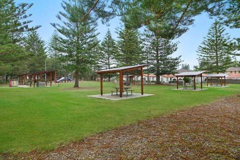 Seychells Toowoon Bay - Accommodation Perth 6