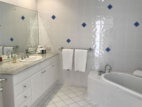Villa Provence Coffs Harbour - Accommodation Perth 2