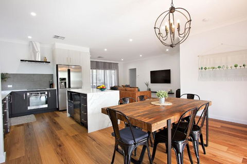 The Clyde Greenock - Accommodation Perth 1