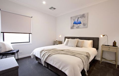 The Clyde Greenock - Accommodation Perth 3