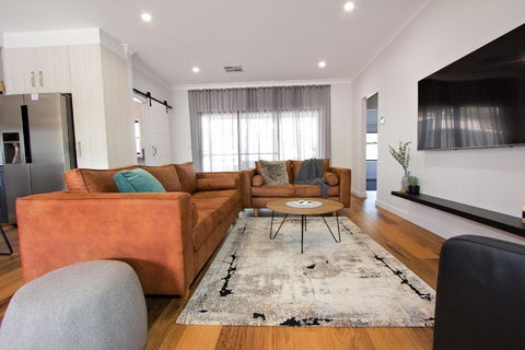 The Clyde Greenock - Accommodation Perth 4
