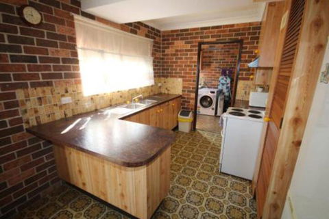 1 / 2 Brunswick Avenue - Accommodation Perth 4