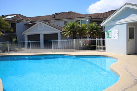 Paradise Waters No. 13 - Accommodation Perth 1