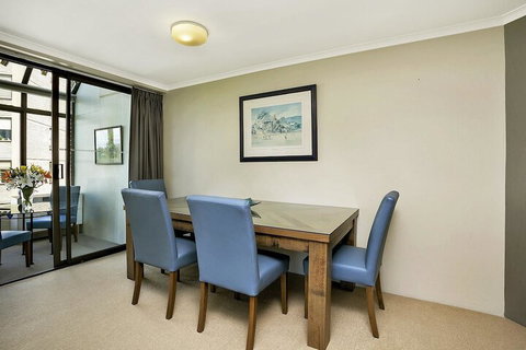 HAMP1 Bright Apartment In Cremorne - Accommodation Perth 1