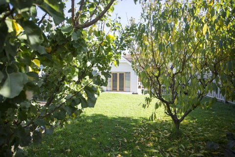 GALWAY COTTAGE - Accommodation Perth 4