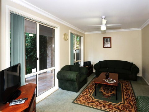 Four Bedroom Quality Townhouse - Accommodation Perth 4