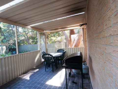 Four Bedroom Quality Townhouse - Accommodation Perth 6