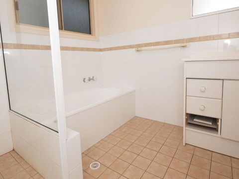 Modern 3 Bedroom Townhouse - Perth Resorts 3