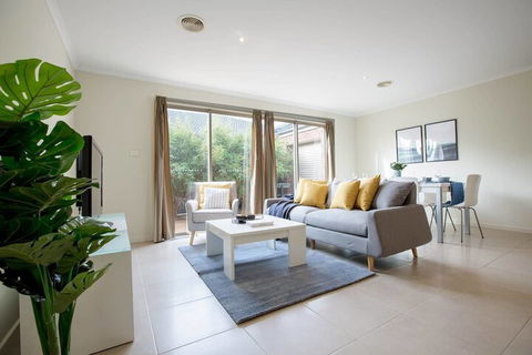 Spacious Lovely Home In Point Cook - Perth Resorts 5