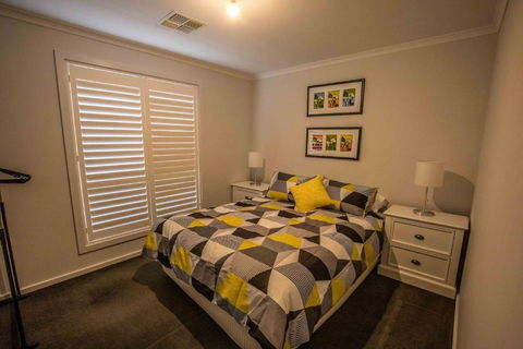 64 Marina Way Mannum - Perth Resorts 4
