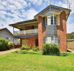 The Crescent Pet Friendly 1 Min to Beach - Perth Resorts
