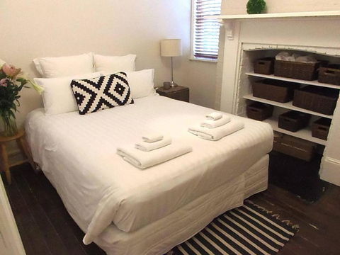 YSG The Edward Townhouse 157 Steps To Town - Accommodation Perth 6