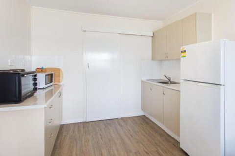Lakeside Flats 6 - Accommodation Perth 4