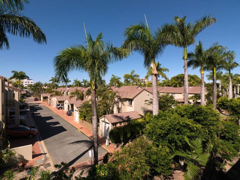 Apartments At 2 Landsborough - Accommodation Perth 2
