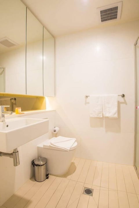 Roseberry Apartment For Travelling Couple In Green Square - Accommodation Perth 5