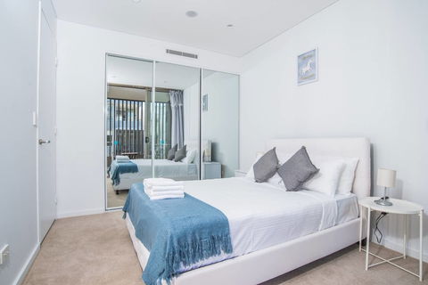 Roseberry Apartment For Travelling Couple In Green Square - Accommodation Perth 3