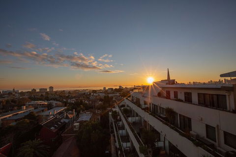 107light Filled Cozy Apt In The Heart Of St. Kilda - Accommodation Perth 1