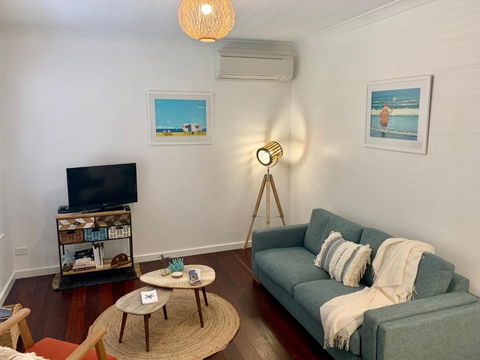 Yaringa Cottage...by The Sea - Accommodation Perth 3