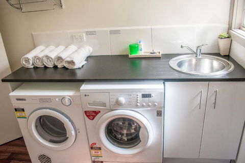 Russell Falls Holiday Cottages - Perth Resorts 3