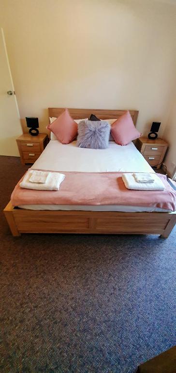 Russell Falls Holiday Cottages - Perth Resorts 4