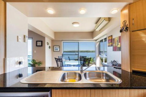 Riverview Apartments 2.1 - Perth Resorts 7