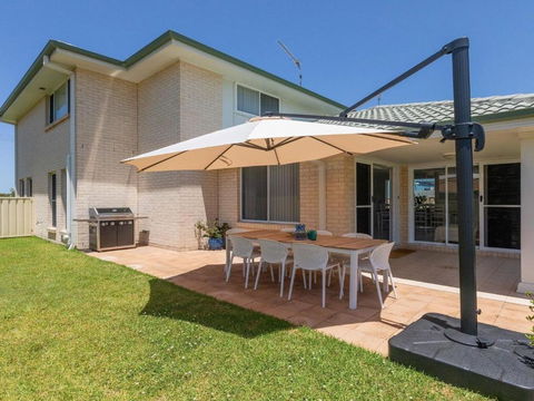 Azure Waters Perfectly Positioned With Ocean Views - Accommodation Perth 1