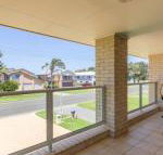 Azure Waters perfectly positioned with ocean views - Perth Resorts