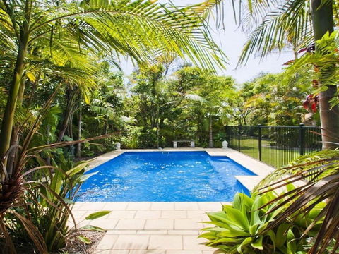 Beachfront Pool House Absolute Beachfront - Accommodation Perth 4